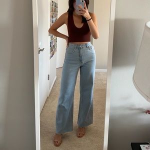 Straight/baggy light wash jeans